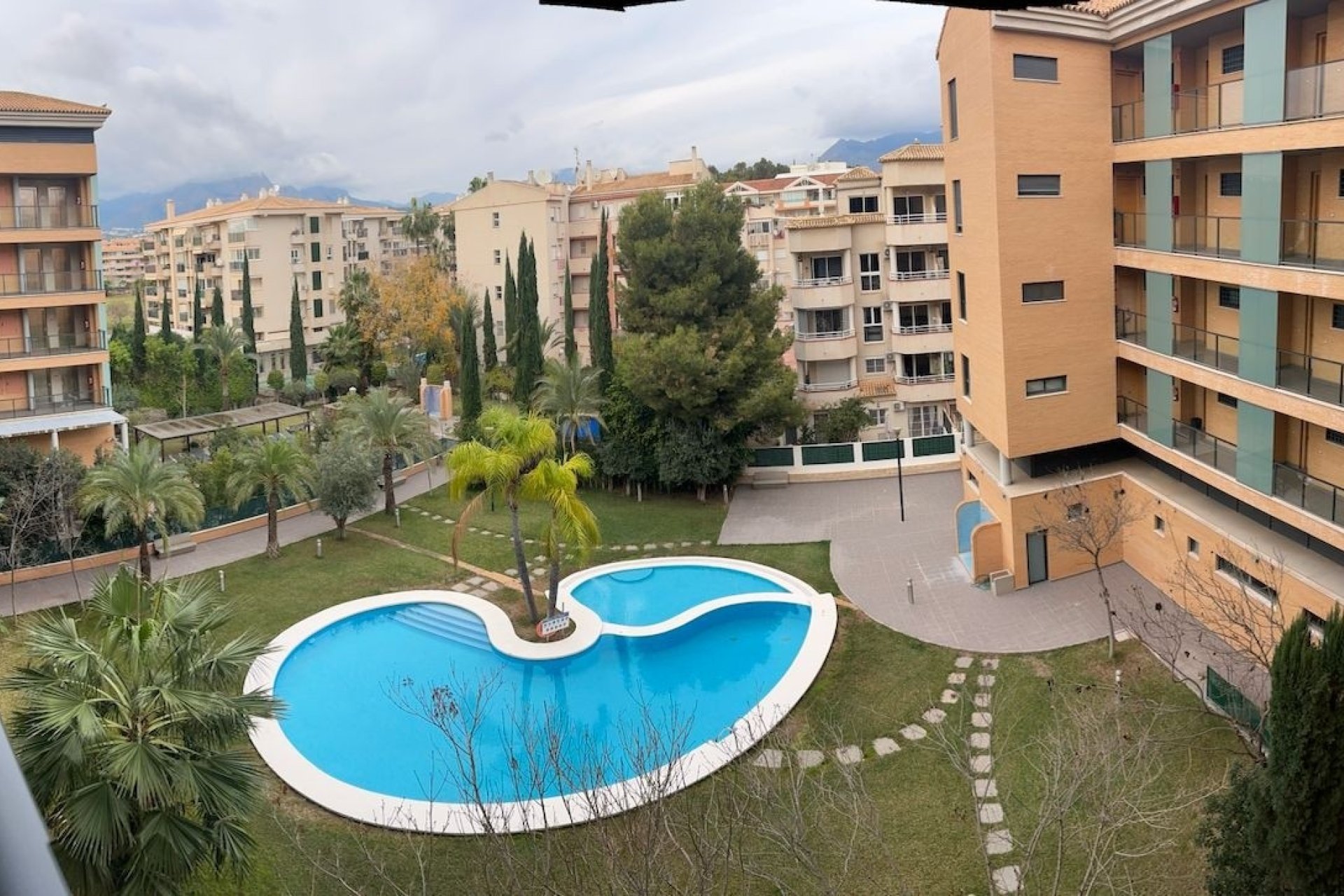 Resale - Apartment - Albir  - Albir