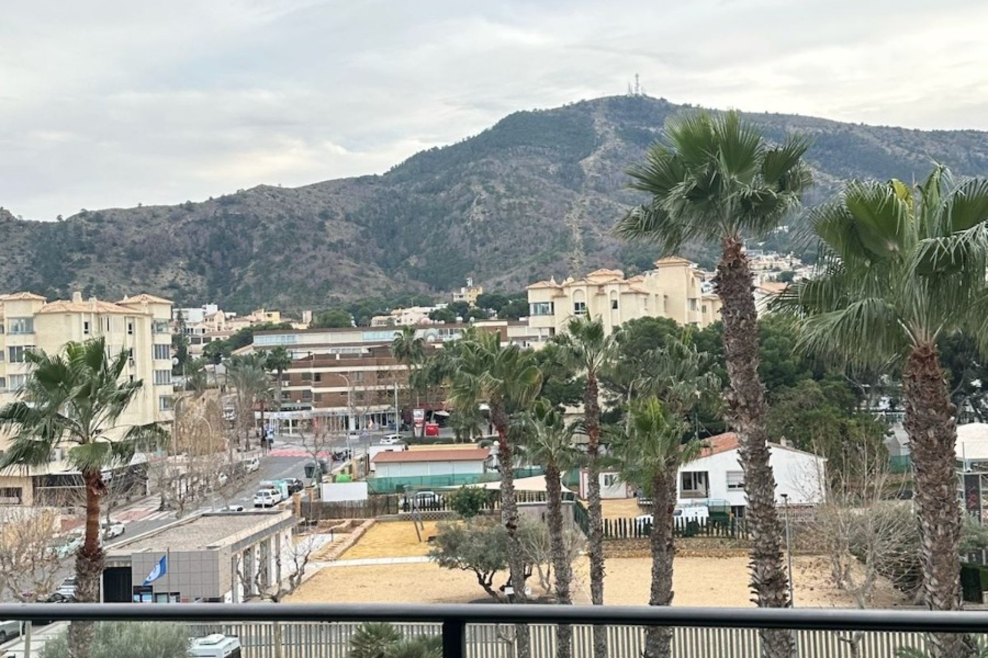 Resale - Apartment - Albir  - Albir