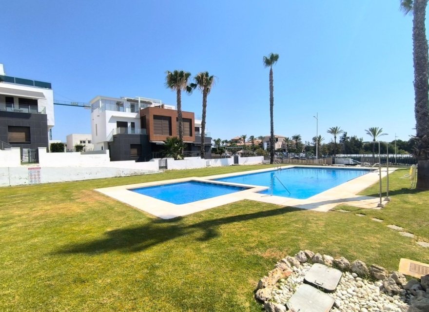 Resale - Apartment - Algorfa  - Castillo De Montemar