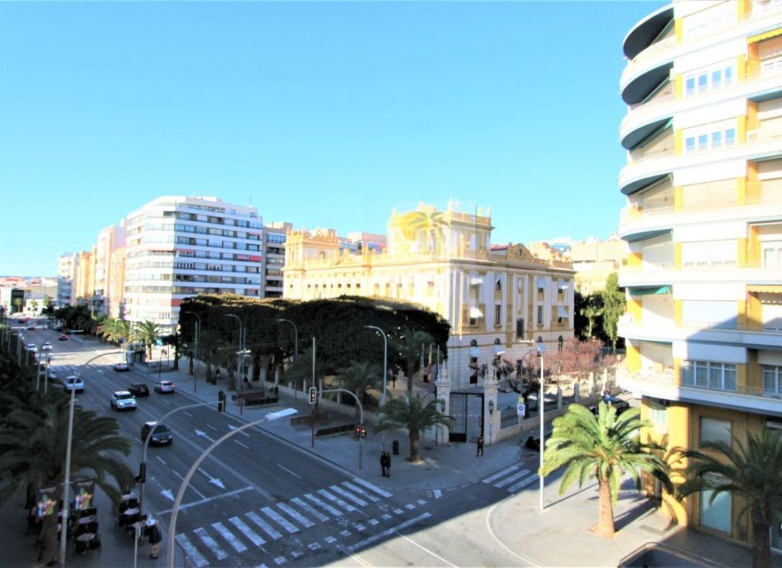 Resale - Apartment - Alicante - Alicante / Alacant
