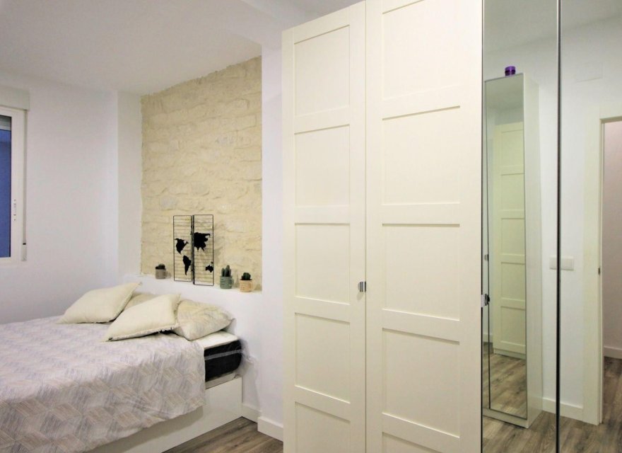 Resale - Apartment - Alicante - Alicante / Alacant