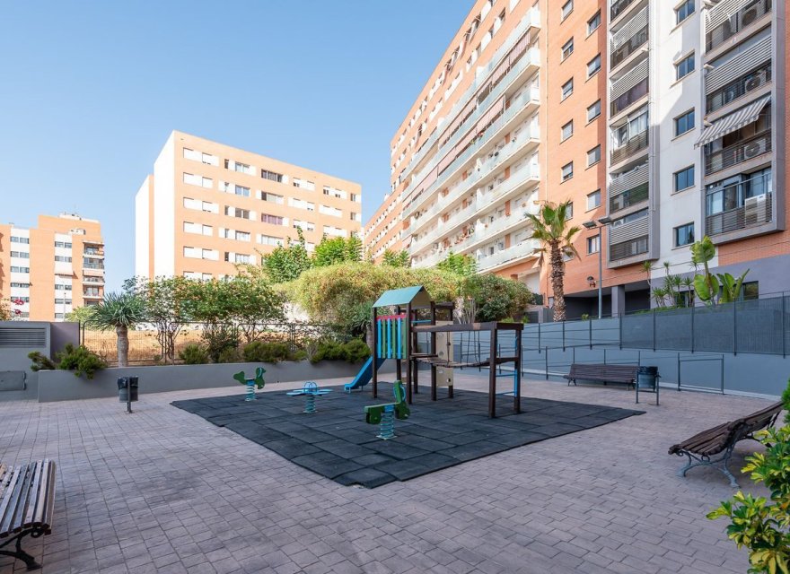 Resale - Apartment - Alicante - Alicante / Alacant