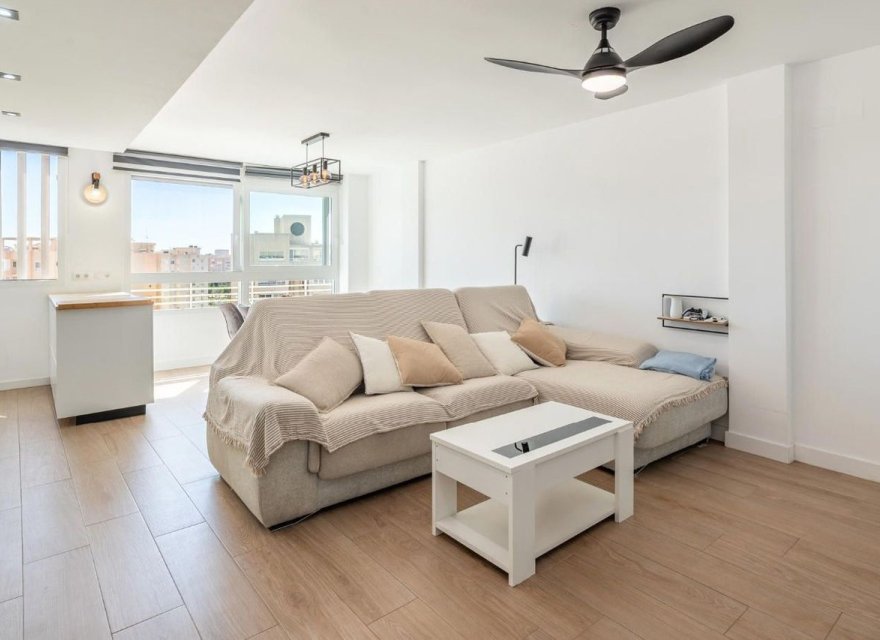 Resale - Apartment - Alicante - Alicante (San Juan)