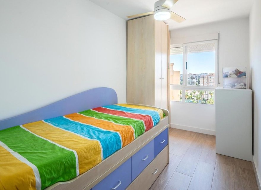 Resale - Apartment - Alicante - Alicante (San Juan)