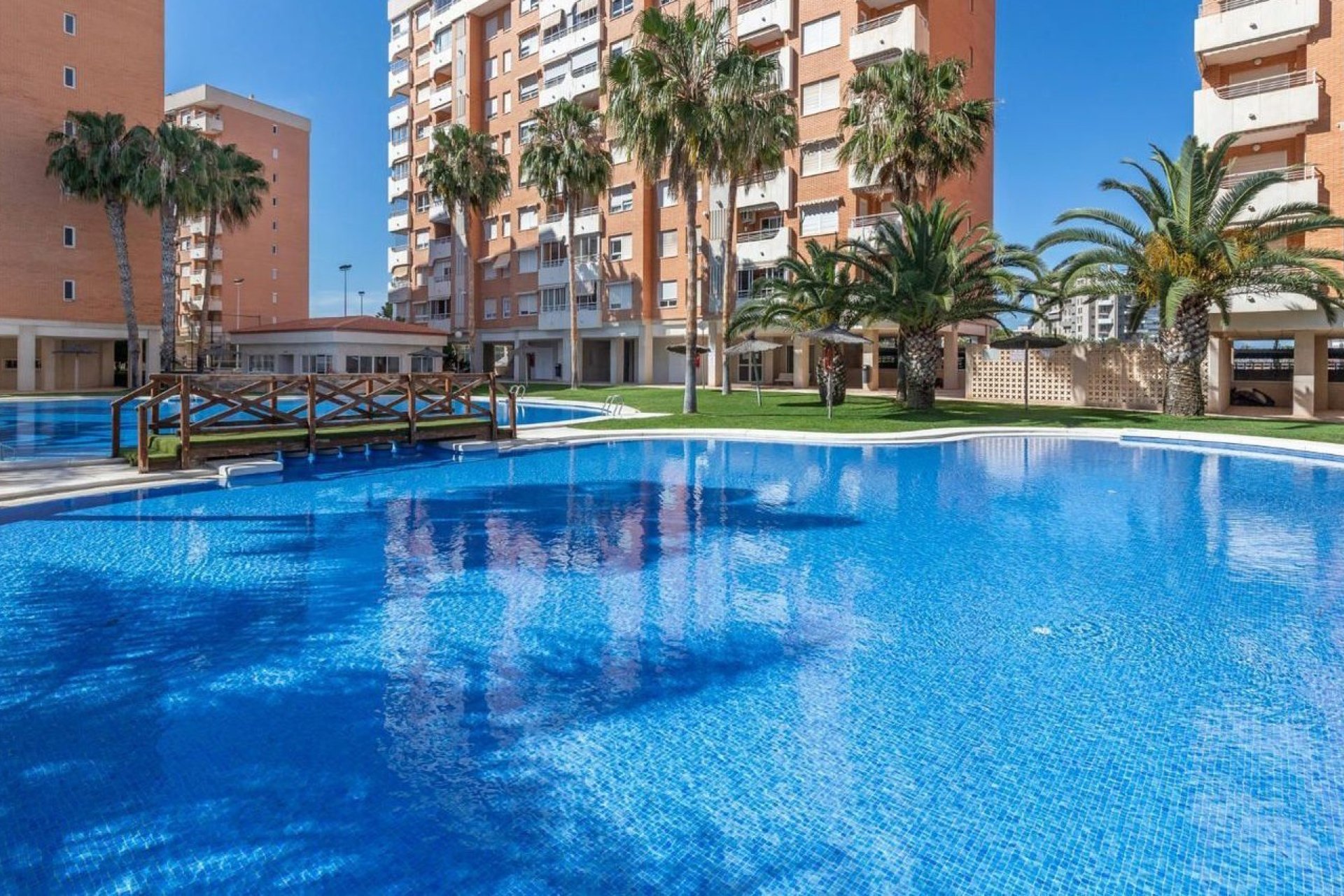 Resale - Apartment - Alicante - Alicante (San Juan)