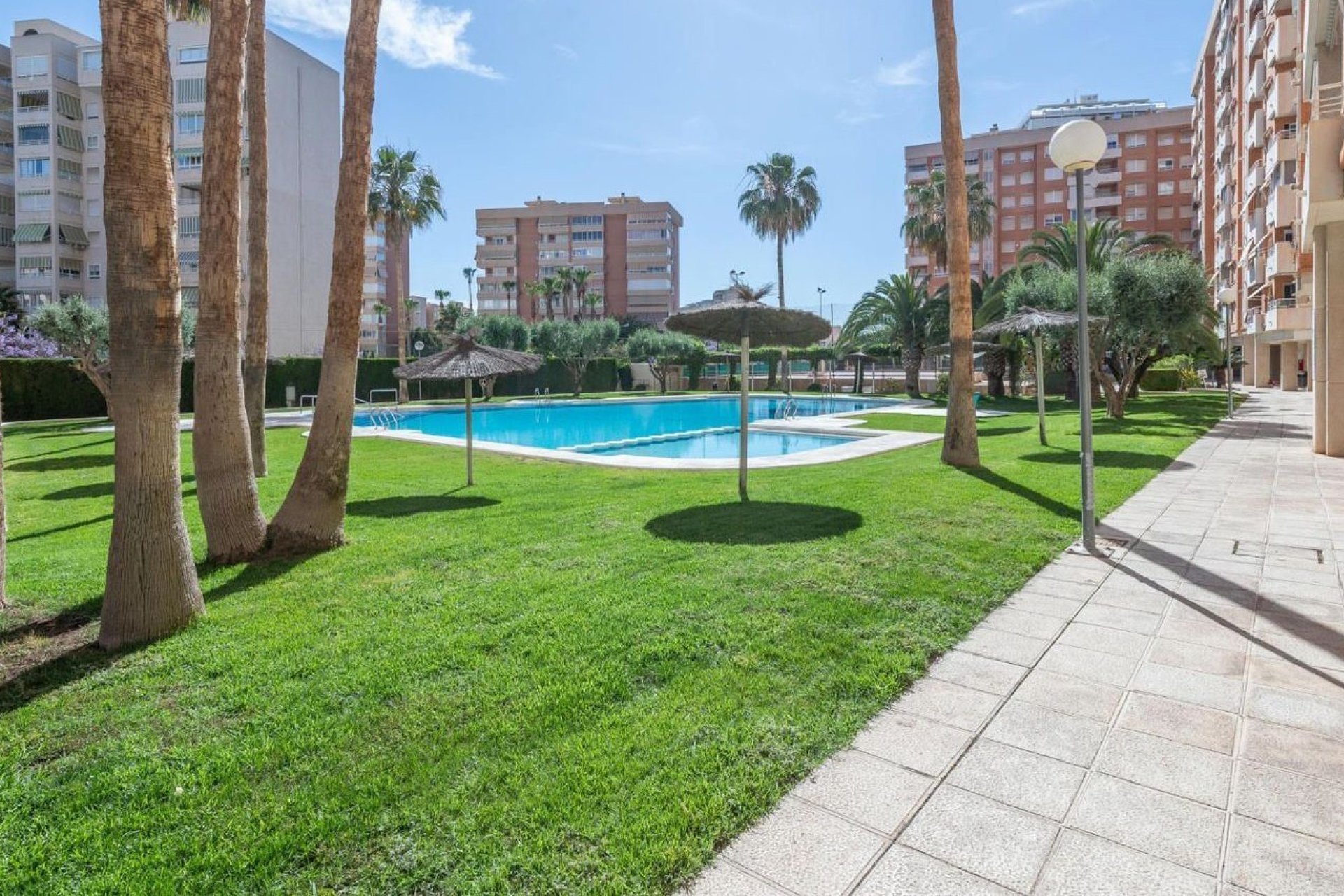 Resale - Apartment - Alicante - Alicante (San Juan)
