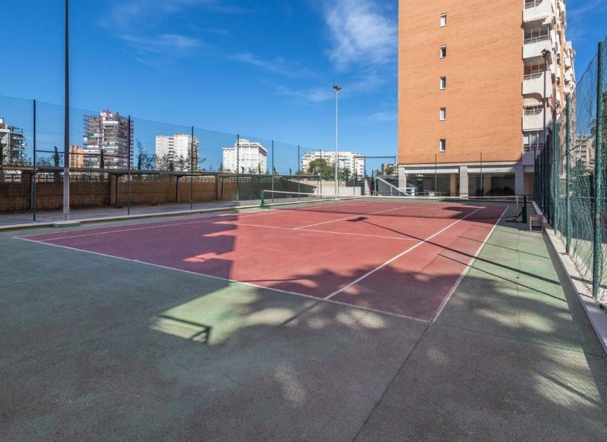 Resale - Apartment - Alicante - Alicante (San Juan)