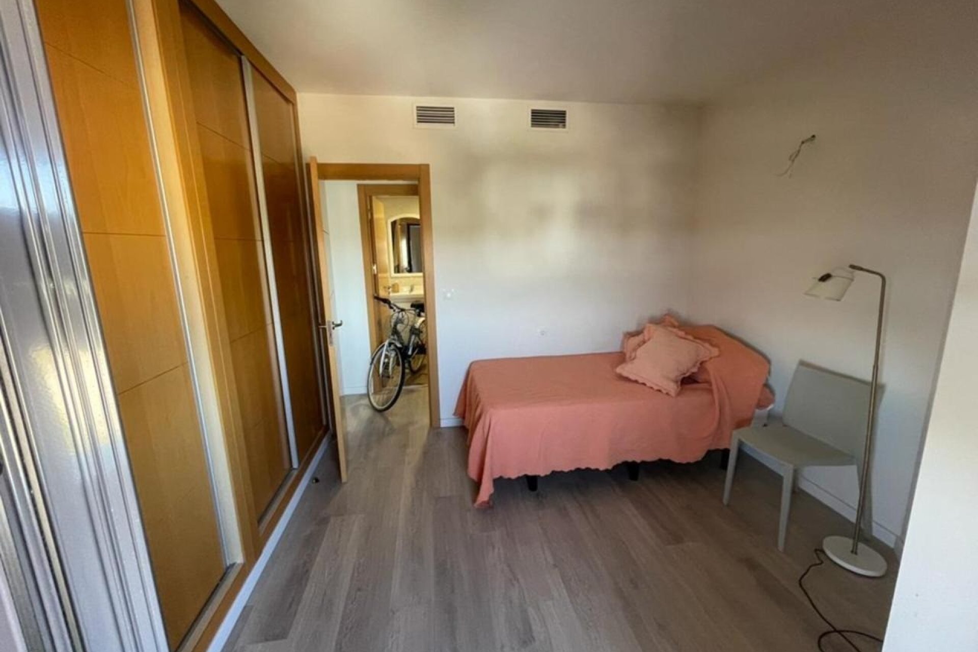 Resale - Apartment - Alicante - Alicante (San Juan)