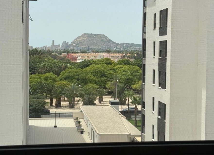 Resale - Apartment - Alicante - Alicante (San Juan)
