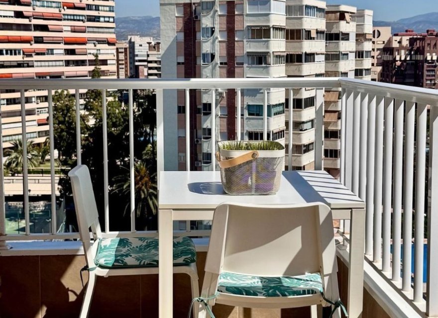 Resale - Apartment - Alicante - Alicante (San Juan)
