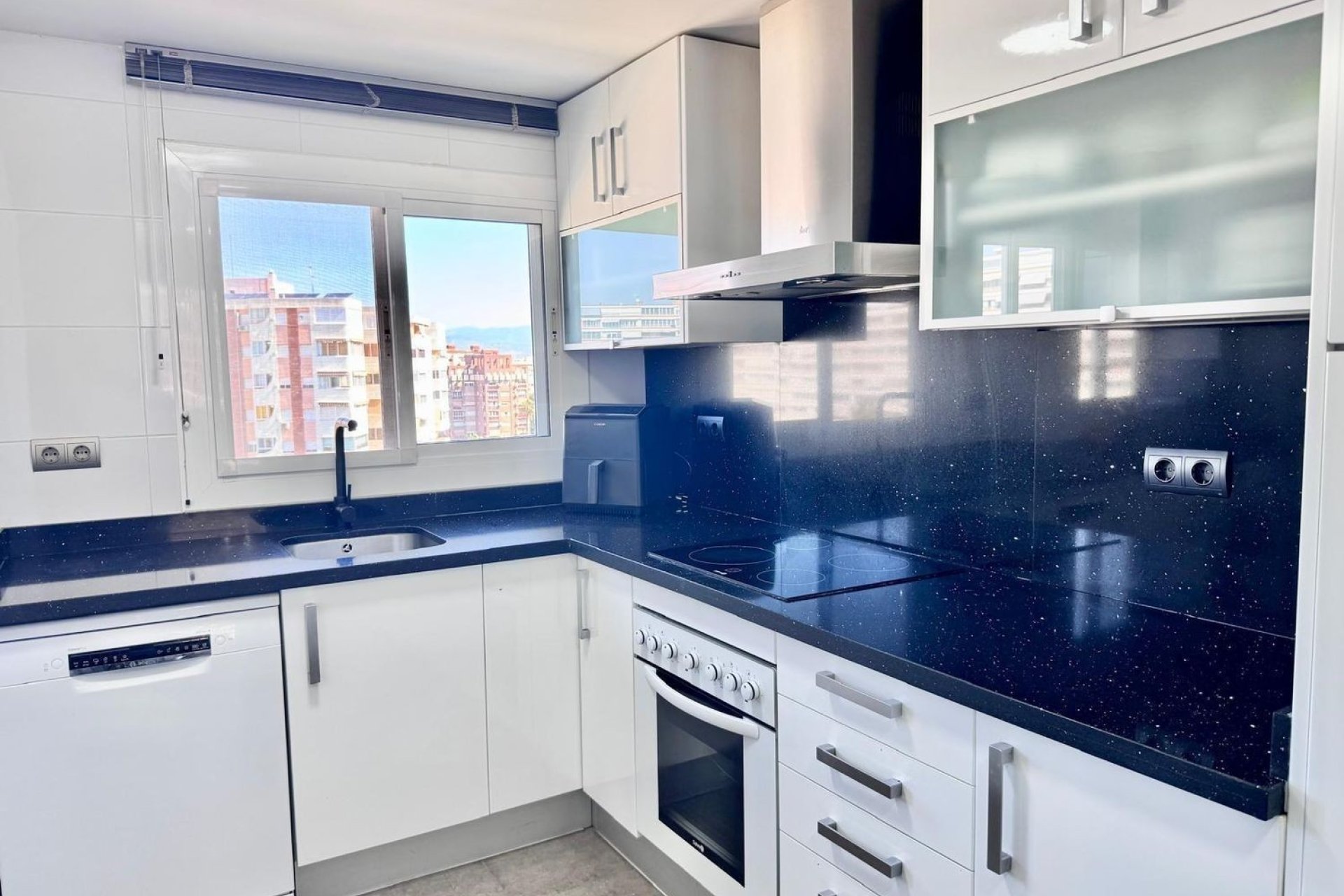 Resale - Apartment - Alicante - Alicante (San Juan)