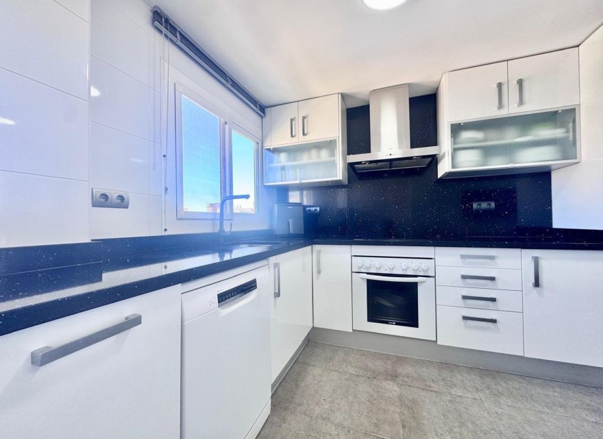 Resale - Apartment - Alicante - Alicante (San Juan)