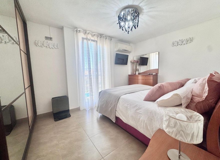 Resale - Apartment - Alicante - Alicante (San Juan)