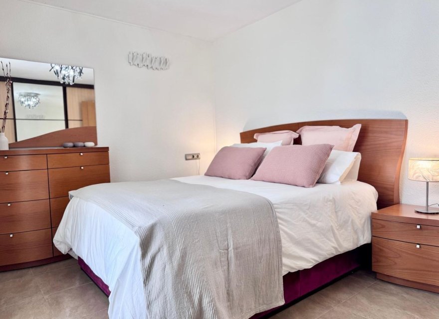 Resale - Apartment - Alicante - Alicante (San Juan)