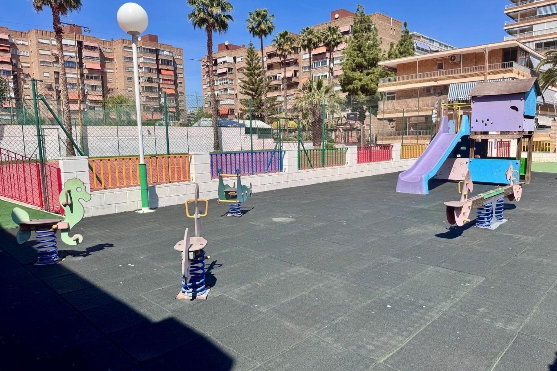 Resale - Apartment - Alicante - Alicante (San Juan)