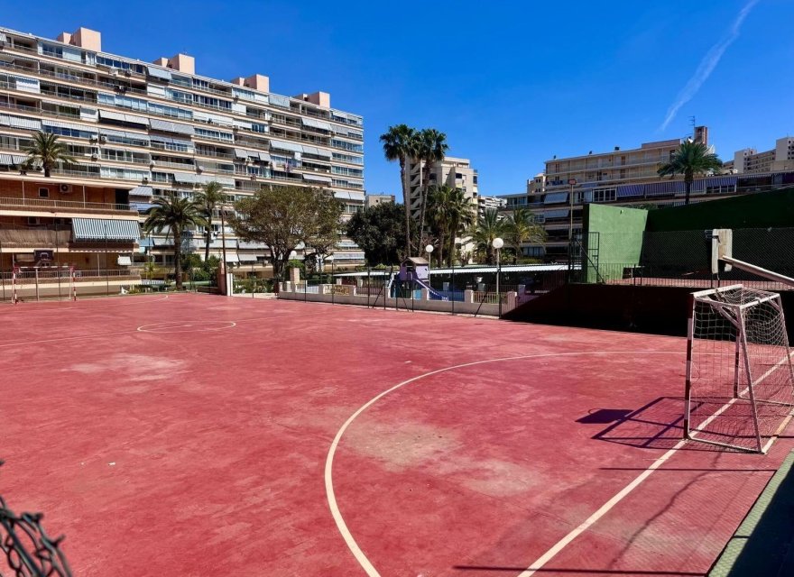 Resale - Apartment - Alicante - Alicante (San Juan)
