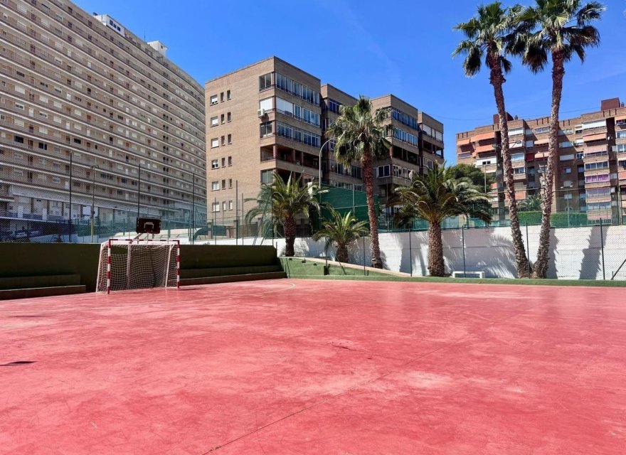Resale - Apartment - Alicante - Alicante (San Juan)