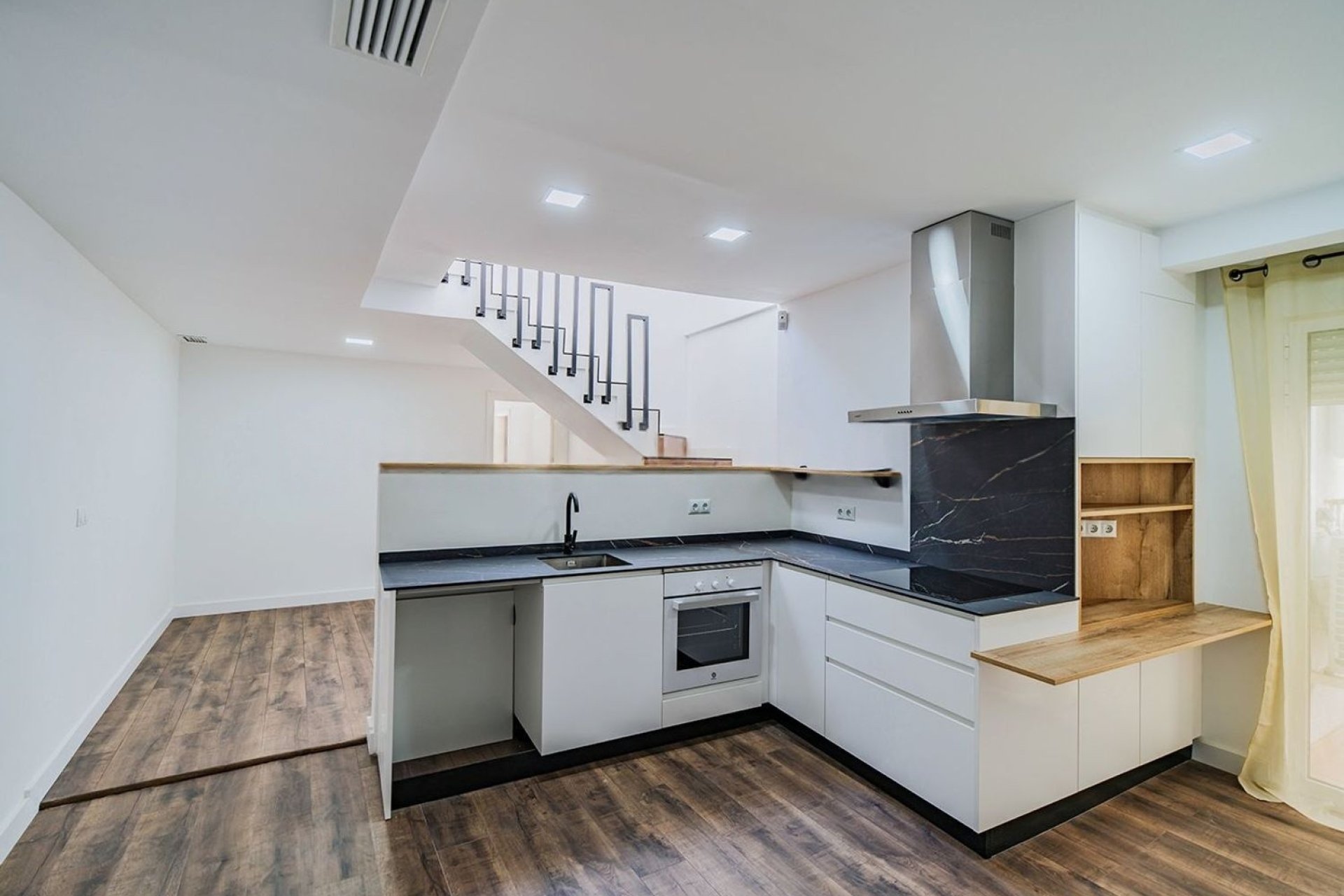 Resale - Apartment - Alicante - Casco Histórico-Santa Cruz
