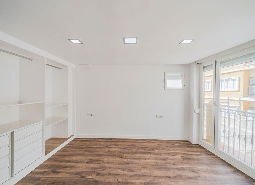 Resale - Apartment - Alicante - Casco Histórico-Santa Cruz