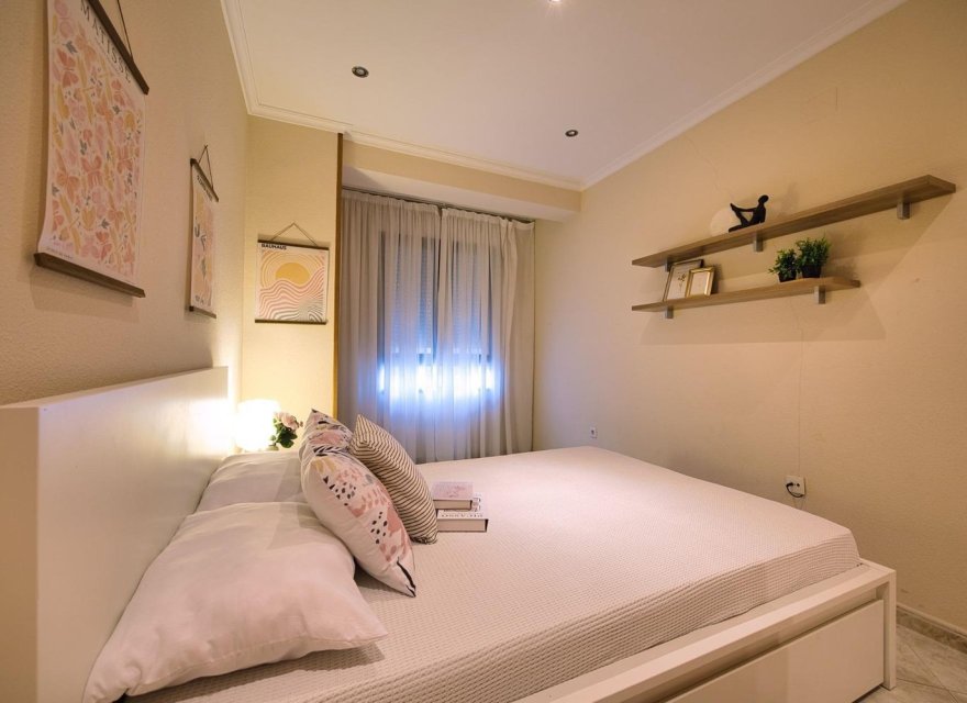 Resale - Apartment - Alicante - Centro