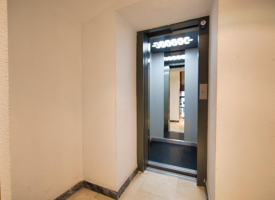 Resale - Apartment - Alicante - Centro