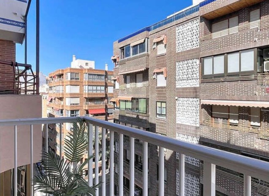 Resale - Apartment - Alicante - Mercado