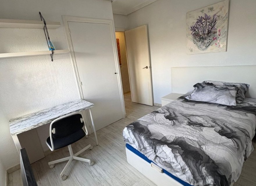 Resale - Apartment - Alicante