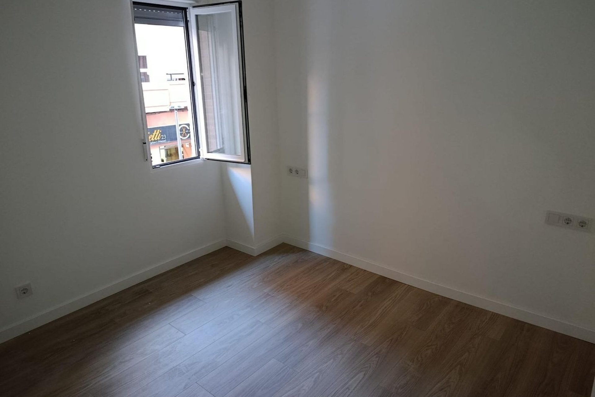 Resale - Apartment - Alicante