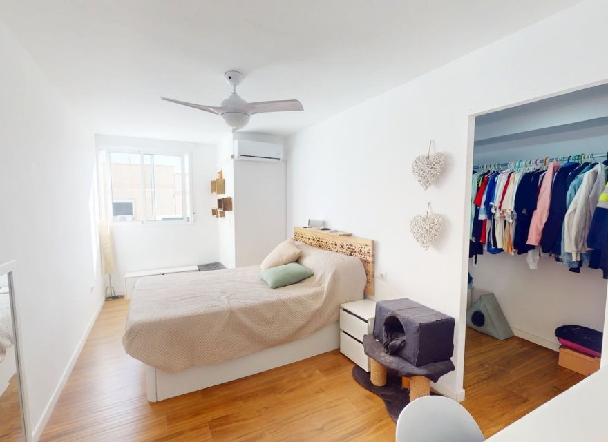 Resale - Apartment - Alicante