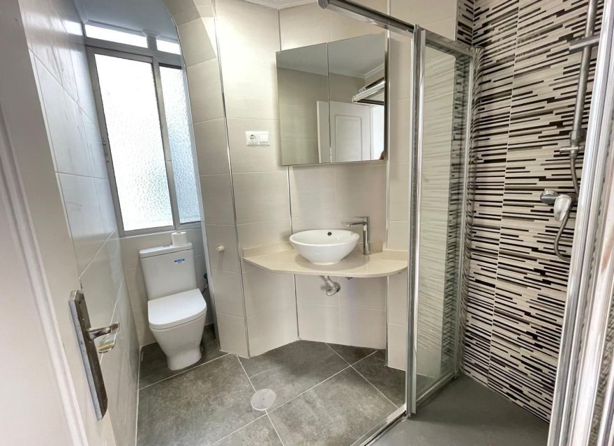 Resale - Apartment - Alicante