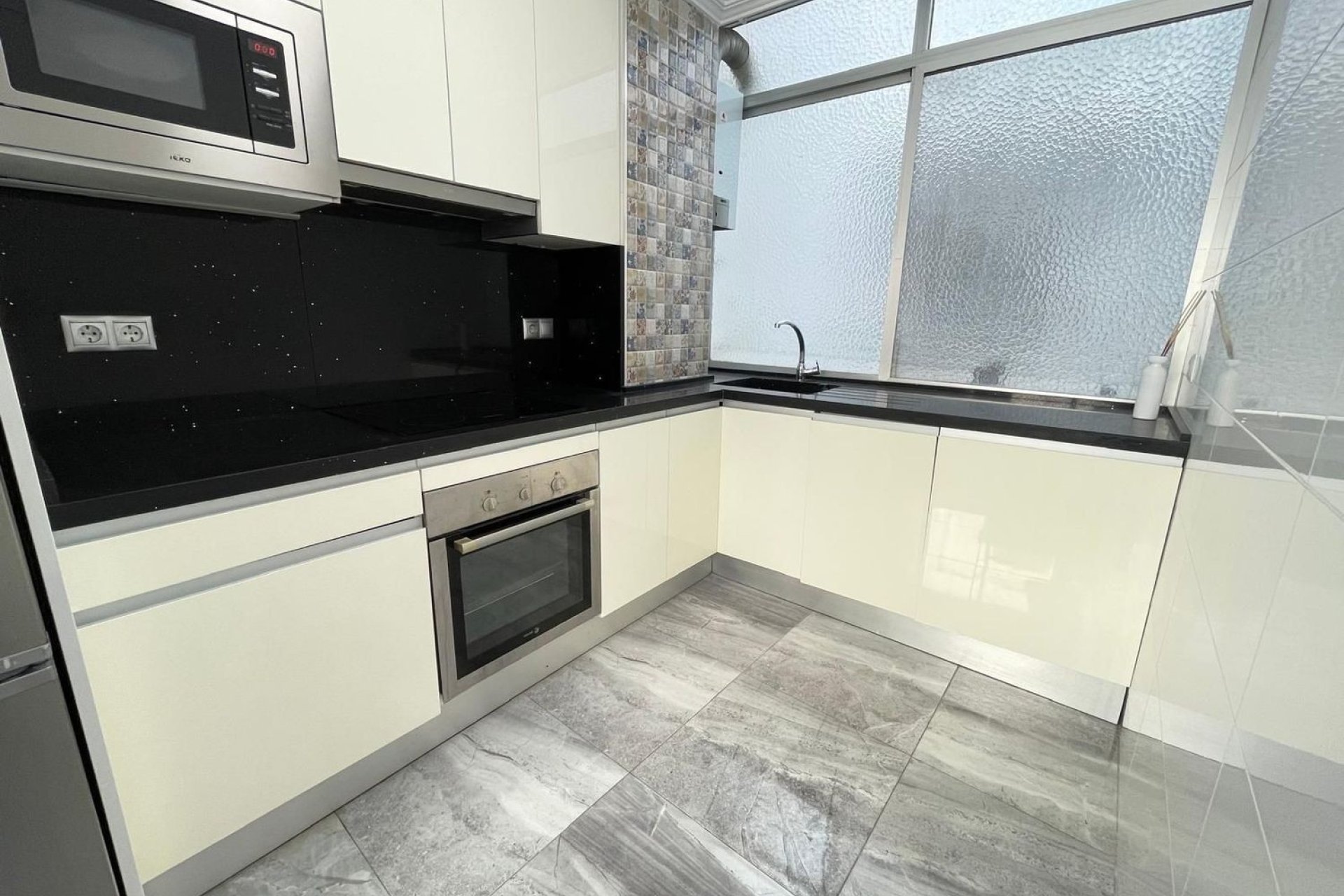 Resale - Apartment - Alicante