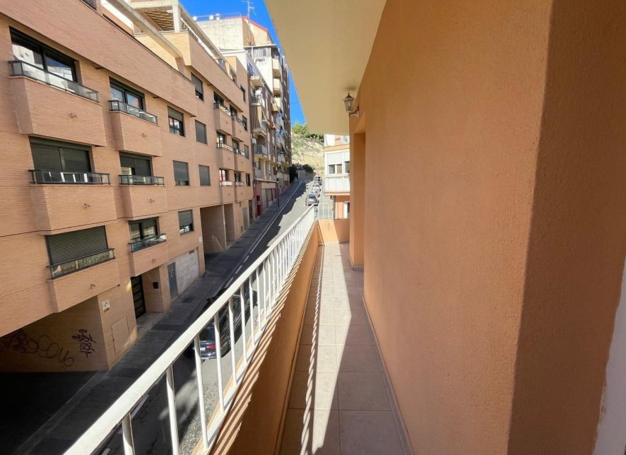 Resale - Apartment - Alicante