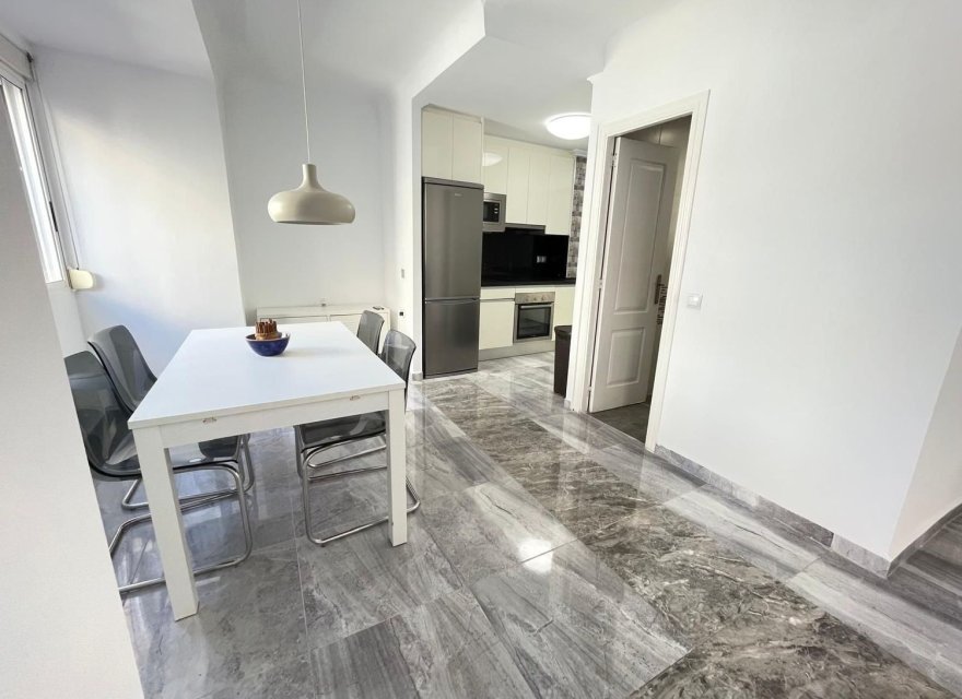 Resale - Apartment - Alicante