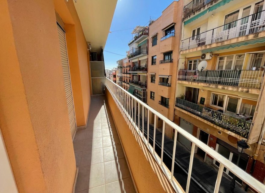 Resale - Apartment - Alicante