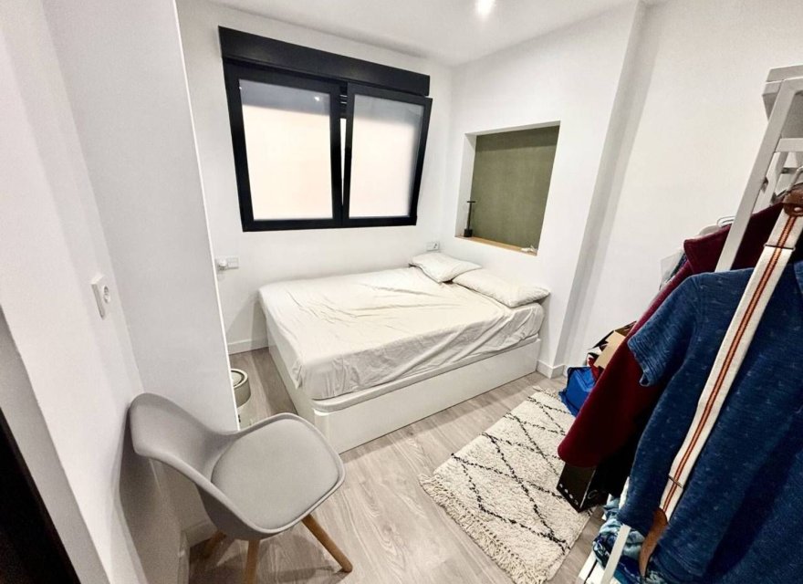 Resale - Apartment - Alicante