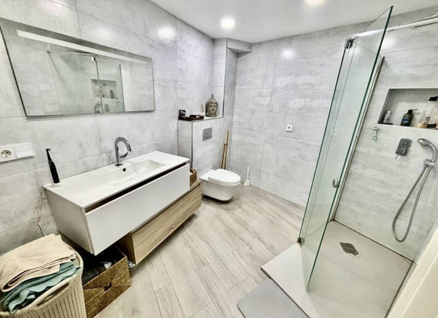 Resale - Apartment - Alicante