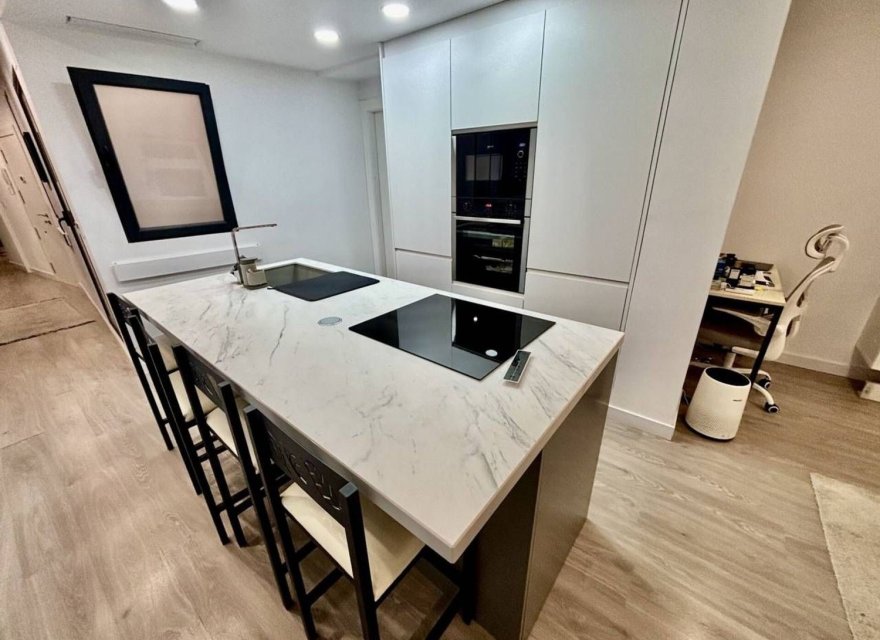 Resale - Apartment - Alicante