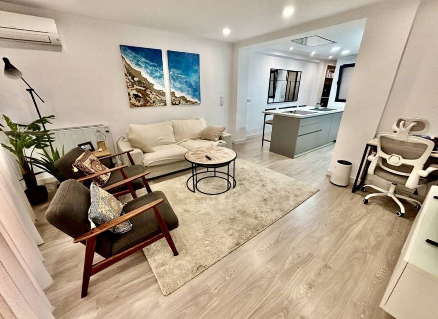 Resale - Apartment - Alicante