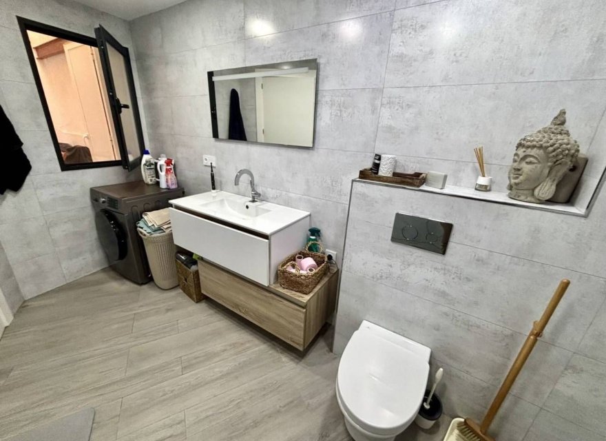 Resale - Apartment - Alicante