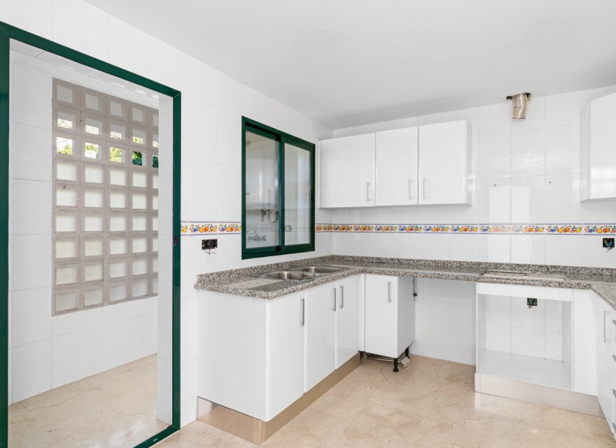 Resale - Apartment - Altea