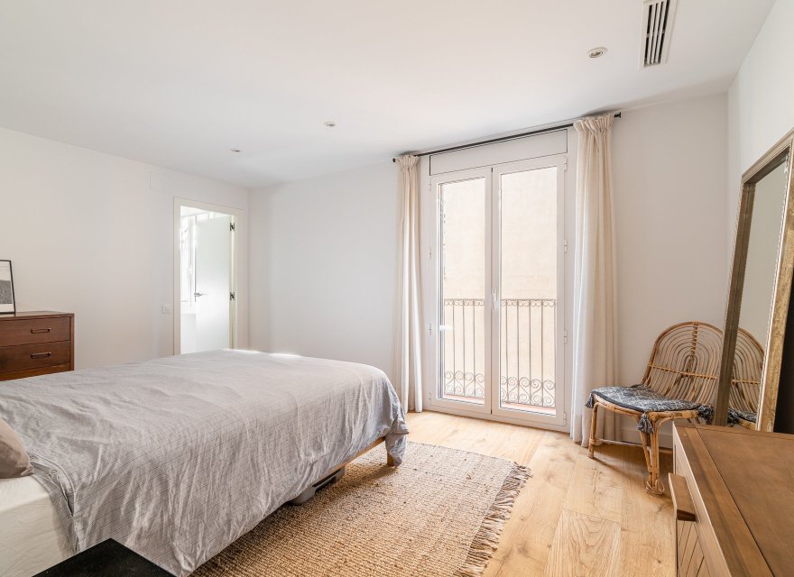 Resale - Apartment - Barcelona old town