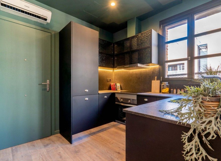 Resale - Apartment - Barcelona old town