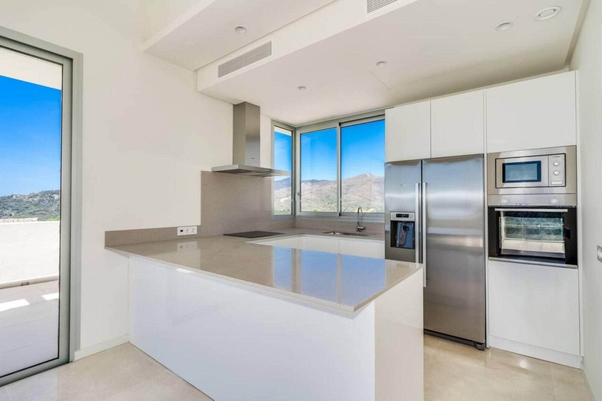 Resale - Apartment - Benahavís - Costa del Sol