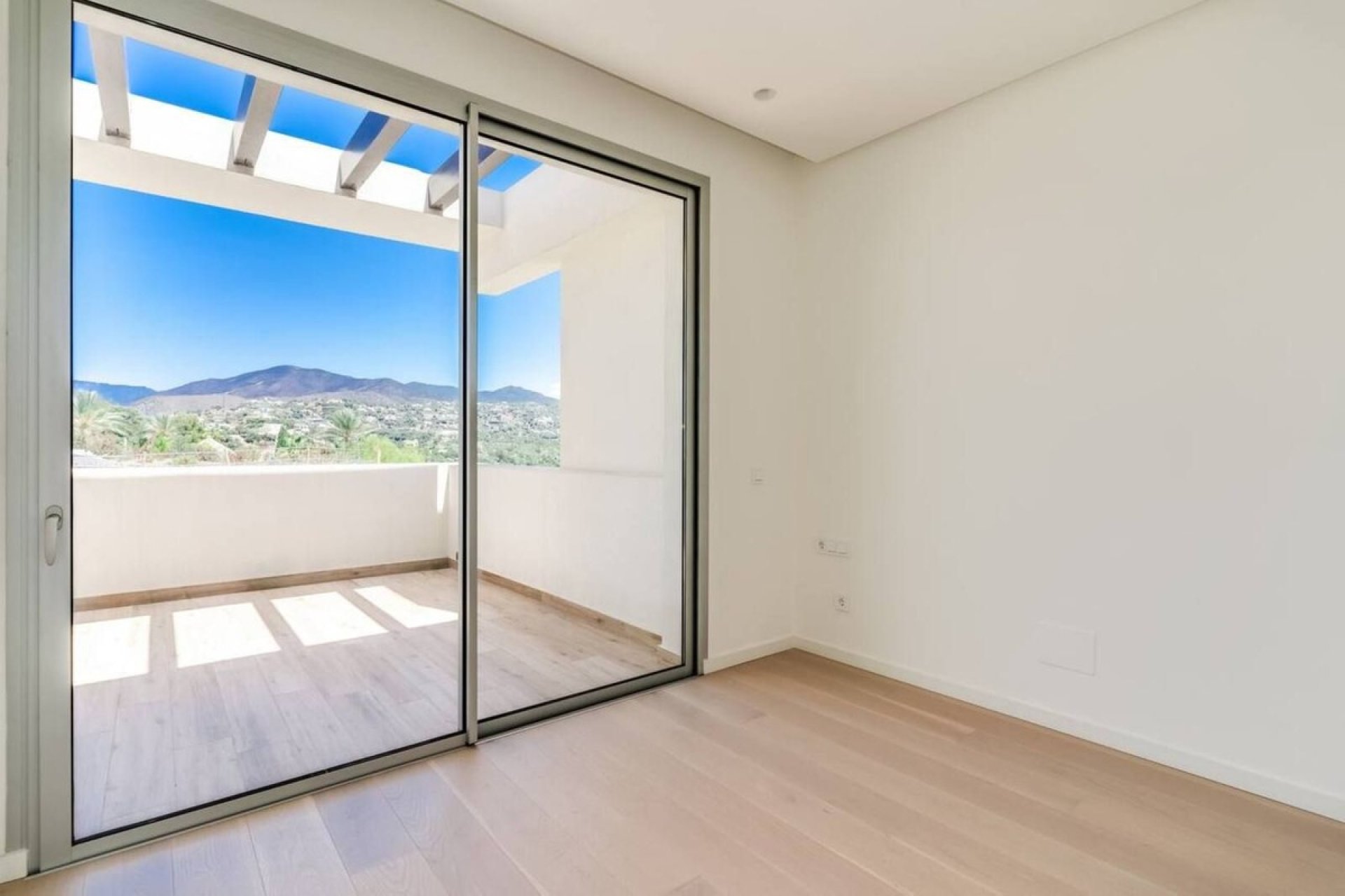 Resale - Apartment - Benahavís - Costa del Sol