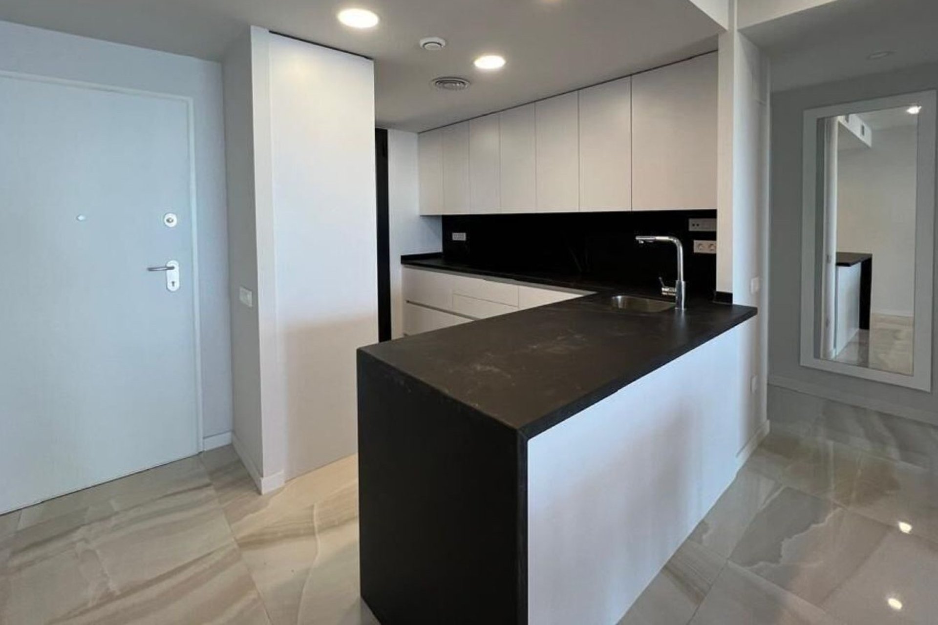 Resale - Apartment - Benidorm - Playa de Poniente