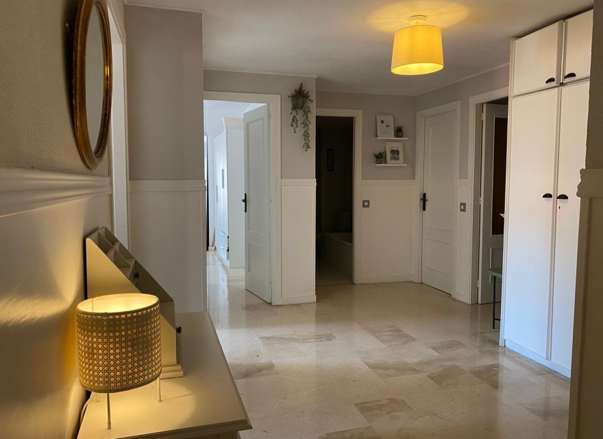 Resale - Apartment - Benidorm