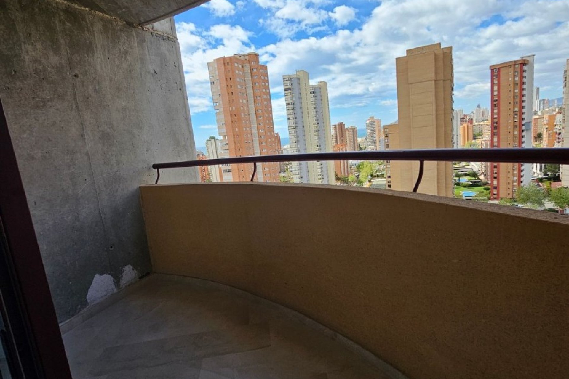 Resale - Apartment - Benidorm