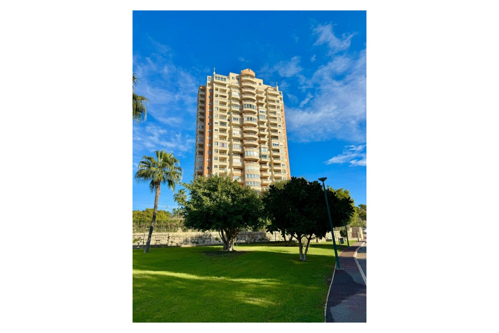 Resale - Apartment - Benidorm