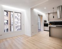 Resale - Apartment - Eixample