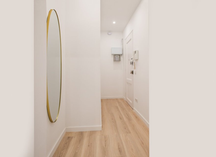 Resale - Apartment - Eixample